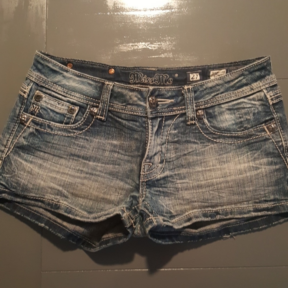 Miss Me shorts from The Buckle